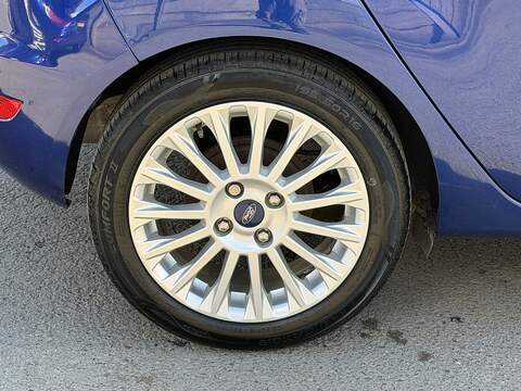 Ford Fiesta 1.0T EcoBoost Titanium Hatchback 5dr Petrol Manual Euro 5 (s/s) (100 ps) - U2456