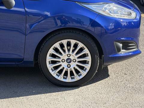 Ford Fiesta 1.0T EcoBoost Titanium Hatchback 5dr Petrol Manual Euro 5 (s/s) (100 ps) - U2456