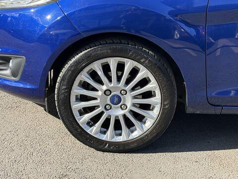 Ford Fiesta 1.0T EcoBoost Titanium Hatchback 5dr Petrol Manual Euro 5 (s/s) (100 ps) - U2456
