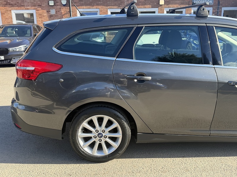 Ford Focus 1.0T EcoBoost Titanium Estate 5dr Petrol Auto Euro 6 (s/s) (125 ps) - U2457