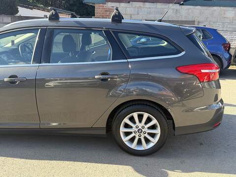 Ford Focus 1.0T EcoBoost Titanium Estate 5dr Petrol Auto Euro 6 (s/s) (125 ps) - U2457