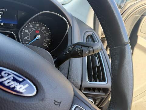 Ford Focus 1.0T EcoBoost Titanium Estate 5dr Petrol Auto Euro 6 (s/s) (125 ps) - U2457