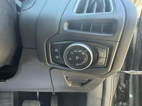 Ford Focus 1.0T EcoBoost Titanium Estate 5dr Petrol Auto Euro 6 (s/s) (125 ps) - U2457