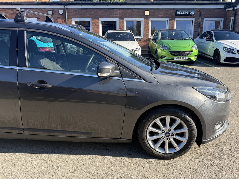 Ford Focus 1.0T EcoBoost Titanium Estate 5dr Petrol Auto Euro 6 (s/s) (125 ps) - U2457