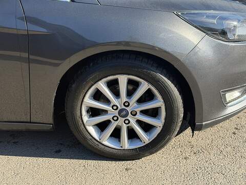 Ford Focus 1.0T EcoBoost Titanium Estate 5dr Petrol Auto Euro 6 (s/s) (125 ps) - U2457