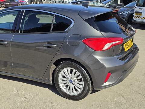 Ford Focus 1.0T EcoBoost Titanium Hatchback 5dr Petrol Auto Euro 6 (s/s) (125 ps) - U2461