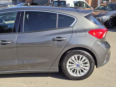 Ford Focus 1.0T EcoBoost Titanium Hatchback 5dr Petrol Auto Euro 6 (s/s) (125 ps) - U2461