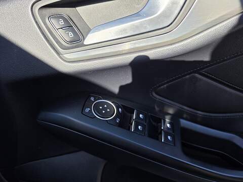 Ford Focus 1.0T EcoBoost Titanium Hatchback 5dr Petrol Auto Euro 6 (s/s) (125 ps) - U2461