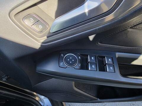 Ford Focus 1.0T EcoBoost Titanium Hatchback 5dr Petrol Auto Euro 6 (s/s) (125 ps) - U2461