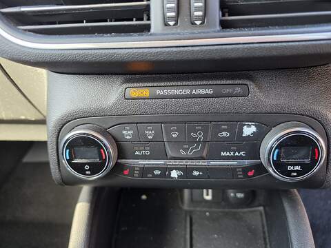 Ford Focus 1.0T EcoBoost Titanium Hatchback 5dr Petrol Auto Euro 6 (s/s) (125 ps) - U2461