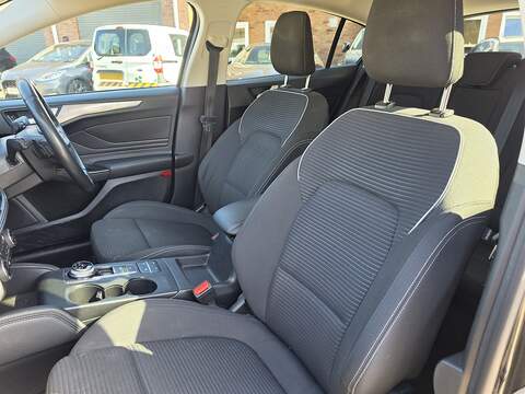 Ford Focus 1.0T EcoBoost Titanium Hatchback 5dr Petrol Auto Euro 6 (s/s) (125 ps) - U2461