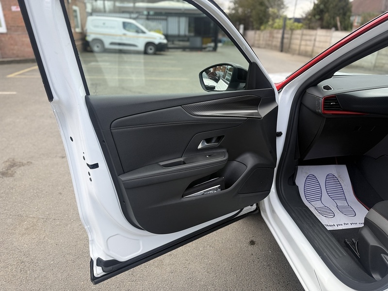 Vauxhall Mokka Electric 50kWh SRi Premium SUV 5dr Electric Auto (136 ps) - U2469