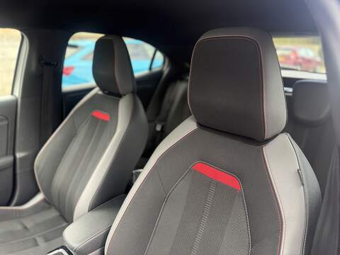 Vauxhall Mokka Electric 50kWh SRi Premium SUV 5dr Electric Auto (136 ps) - U2469