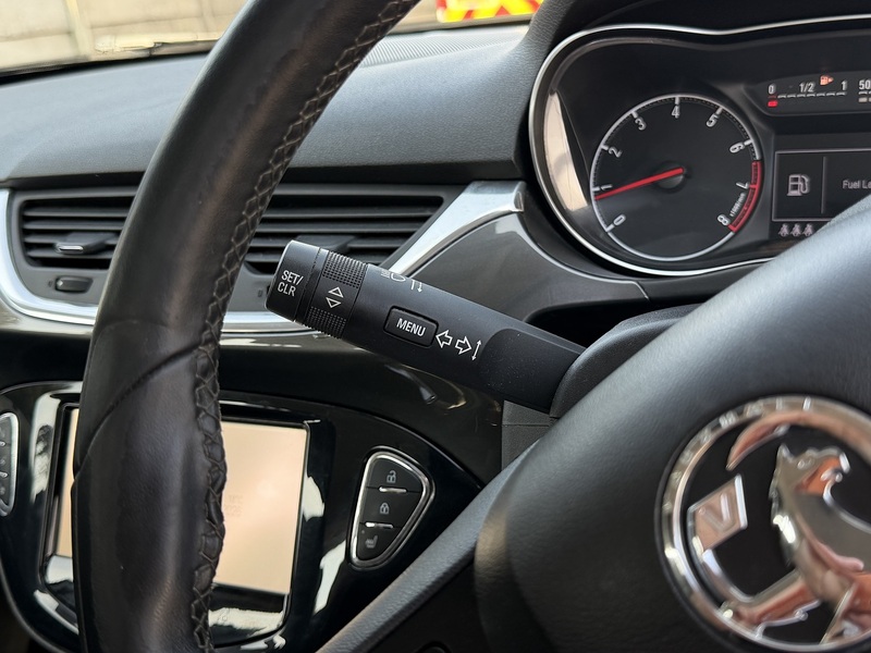 Vauxhall Corsa 1.4i SE Hatchback 5dr Petrol Auto Euro 6 (90 ps) - U2470