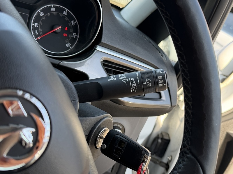 Vauxhall Corsa 1.4i SE Hatchback 5dr Petrol Auto Euro 6 (90 ps) - U2470