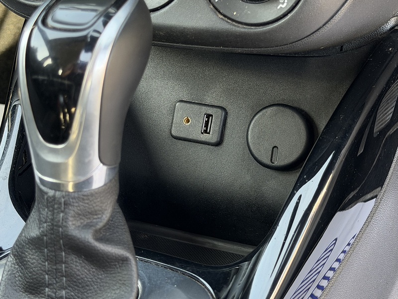 Vauxhall Corsa 1.4i SE Hatchback 5dr Petrol Auto Euro 6 (90 ps) - U2470