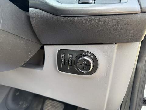 Vauxhall Corsa 1.4i SE Hatchback 5dr Petrol Auto Euro 6 (90 ps) - U2470