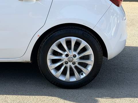 Vauxhall Corsa 1.4i SE Hatchback 5dr Petrol Auto Euro 6 (90 ps) - U2470