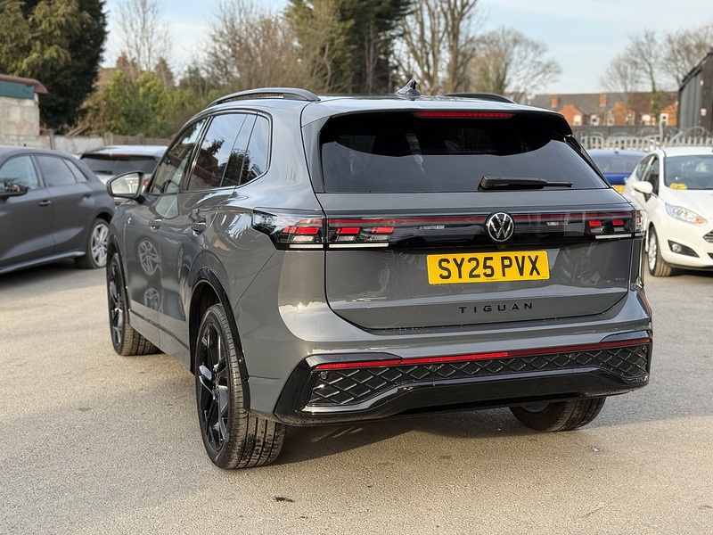 Volkswagen Tiguan 1.5 eTSI MHEV R-Line SUV 5dr Petrol Hybrid DSG Euro 6 (s/s) (150 ps) - U2473