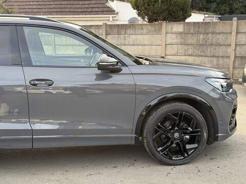 Volkswagen Tiguan 1.5 eTSI MHEV R-Line SUV 5dr Petrol Hybrid DSG Euro 6 (s/s) (150 ps) - U2473