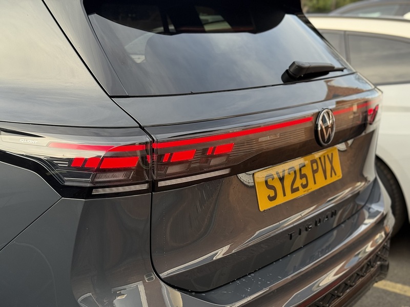 Volkswagen Tiguan 1.5 eTSI MHEV R-Line SUV 5dr Petrol Hybrid DSG Euro 6 (s/s) (150 ps) - U2473