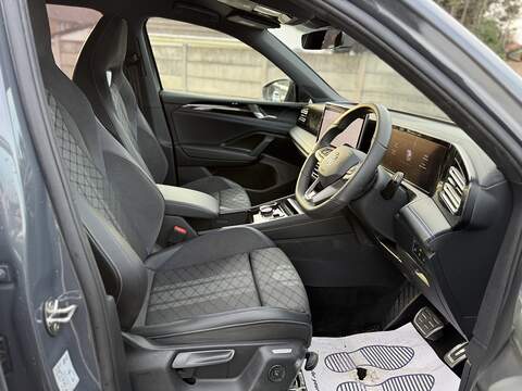 Volkswagen Tiguan 1.5 eTSI MHEV R-Line SUV 5dr Petrol Hybrid DSG Euro 6 (s/s) (150 ps) - U2473