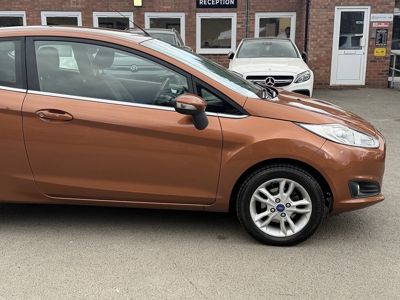 Ford Fiesta 1.0T EcoBoost Zetec Hatchback 3dr Petrol Powershift Euro 5 (100 ps) - U2481