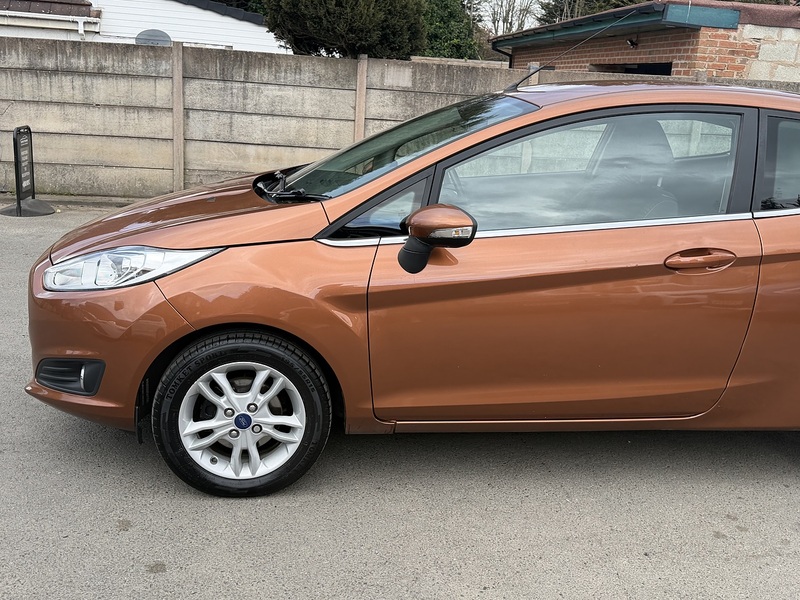 Ford Fiesta 1.0T EcoBoost Zetec Hatchback 3dr Petrol Powershift Euro 5 (100 ps) - U2481