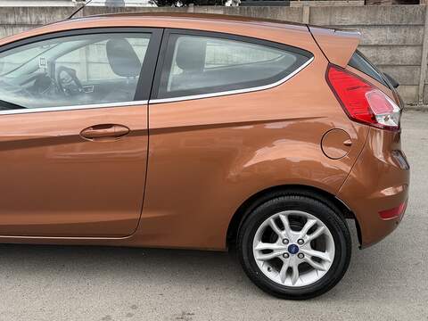 Ford Fiesta 1.0T EcoBoost Zetec Hatchback 3dr Petrol Powershift Euro 5 (100 ps) - U2481