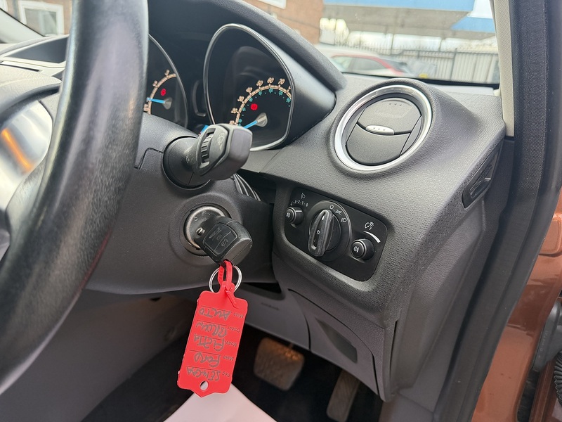 Ford Fiesta 1.0T EcoBoost Zetec Hatchback 3dr Petrol Powershift Euro 5 (100 ps) - U2481