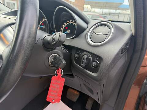 Ford Fiesta 1.0T EcoBoost Zetec Hatchback 3dr Petrol Powershift Euro 5 (100 ps) - U2481