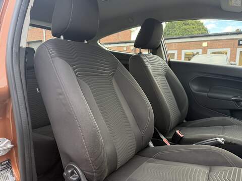 Ford Fiesta 1.0T EcoBoost Zetec Hatchback 3dr Petrol Powershift Euro 5 (100 ps) - U2481