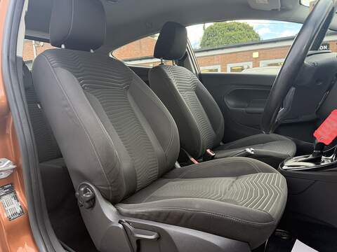 Ford Fiesta 1.0T EcoBoost Zetec Hatchback 3dr Petrol Powershift Euro 5 (100 ps) - U2481