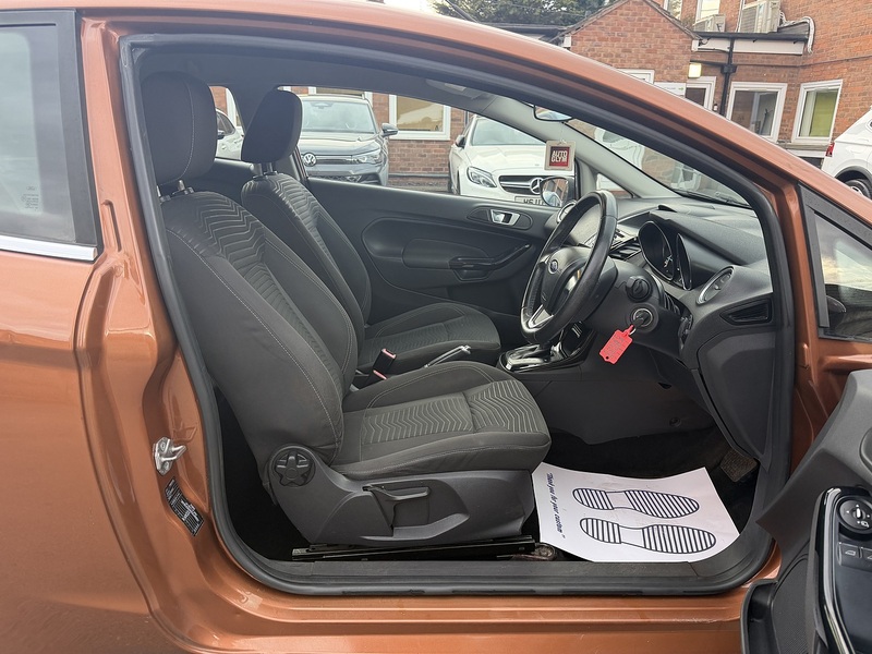 Ford Fiesta 1.0T EcoBoost Zetec Hatchback 3dr Petrol Powershift Euro 5 (100 ps) - U2481