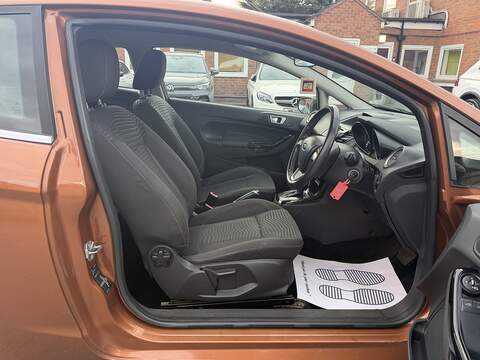 Ford Fiesta 1.0T EcoBoost Zetec Hatchback 3dr Petrol Powershift Euro 5 (100 ps) - U2481