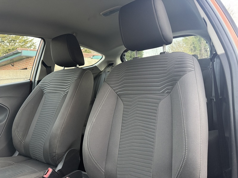 Ford Fiesta 1.0T EcoBoost Zetec Hatchback 3dr Petrol Powershift Euro 5 (100 ps) - U2481