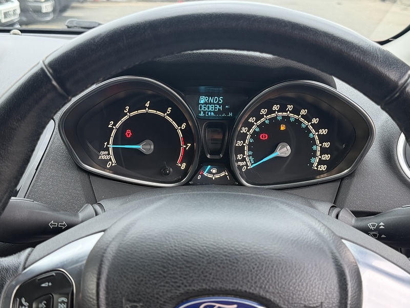 Ford Fiesta 1.0T EcoBoost Zetec Hatchback 3dr Petrol Powershift Euro 5 (100 ps) - U2481