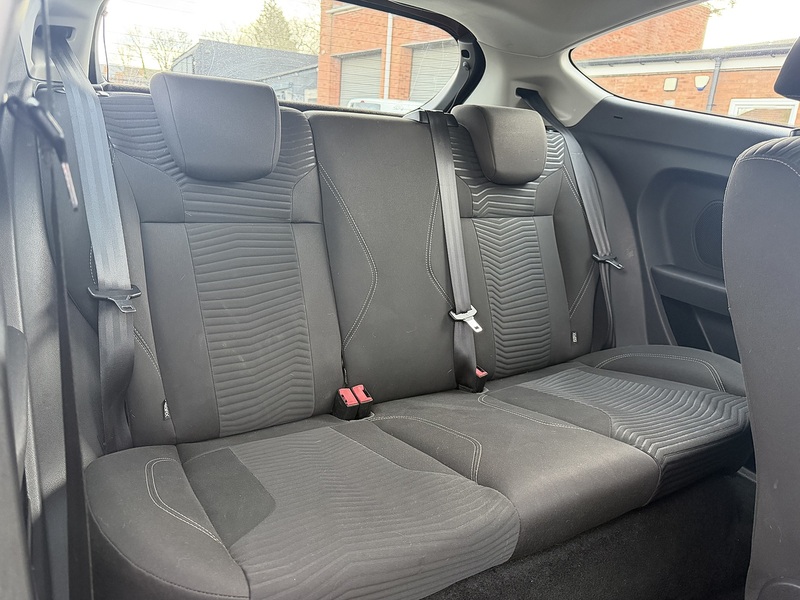 Ford Fiesta 1.0T EcoBoost Zetec Hatchback 3dr Petrol Powershift Euro 5 (100 ps) - U2481