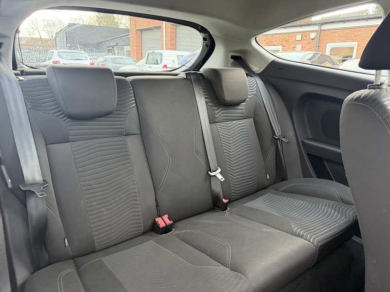 Ford Fiesta 1.0T EcoBoost Zetec Hatchback 3dr Petrol Powershift Euro 5 (100 ps) - U2481