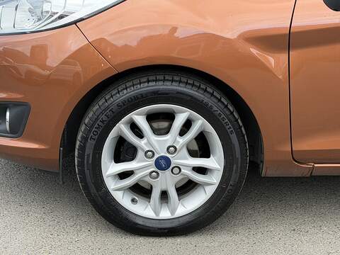 Ford Fiesta 1.0T EcoBoost Zetec Hatchback 3dr Petrol Powershift Euro 5 (100 ps) - U2481