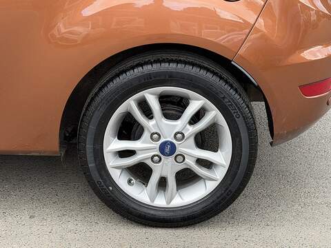 Ford Fiesta 1.0T EcoBoost Zetec Hatchback 3dr Petrol Powershift Euro 5 (100 ps) - U2481