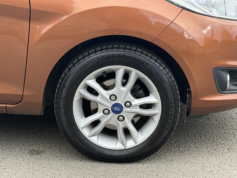 Ford Fiesta 1.0T EcoBoost Zetec Hatchback 3dr Petrol Powershift Euro 5 (100 ps) - U2481