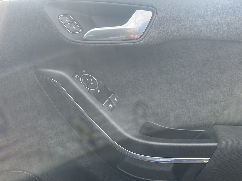 Ford Fiesta 1.0T EcoBoost Zetec Hatchback 5dr Petrol Auto Euro 6 (s/s) (100 ps) - U2484