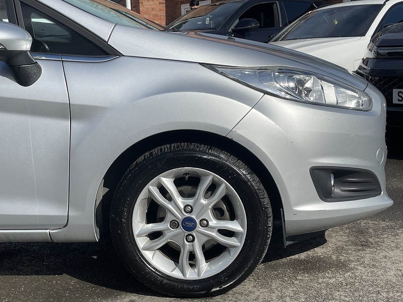 Ford Fiesta 1.0T EcoBoost Zetec Hatchback 5dr Petrol Powershift Euro 5 (100 ps) - U2485