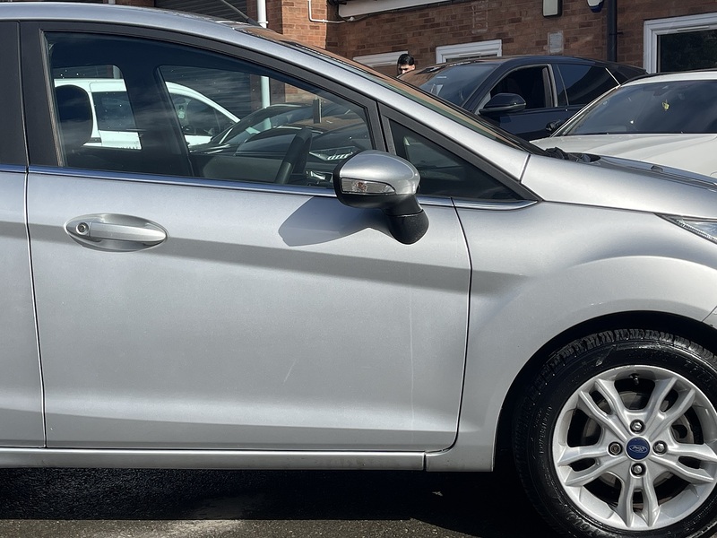 Ford Fiesta 1.0T EcoBoost Zetec Hatchback 5dr Petrol Powershift Euro 5 (100 ps) - U2485