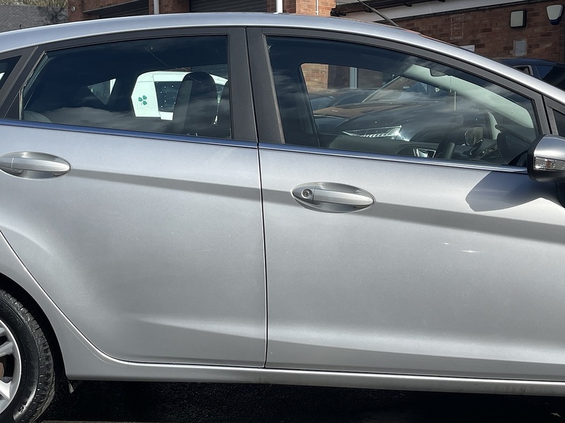 Ford Fiesta 1.0T EcoBoost Zetec Hatchback 5dr Petrol Powershift Euro 5 (100 ps) - U2485