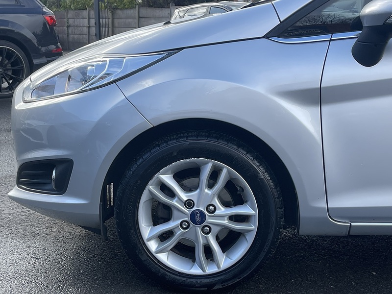 Ford Fiesta 1.0T EcoBoost Zetec Hatchback 5dr Petrol Powershift Euro 5 (100 ps) - U2485