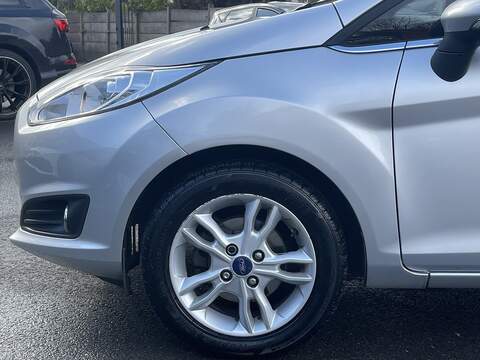Ford Fiesta 1.0T EcoBoost Zetec Hatchback 5dr Petrol Powershift Euro 5 (100 ps) - U2485