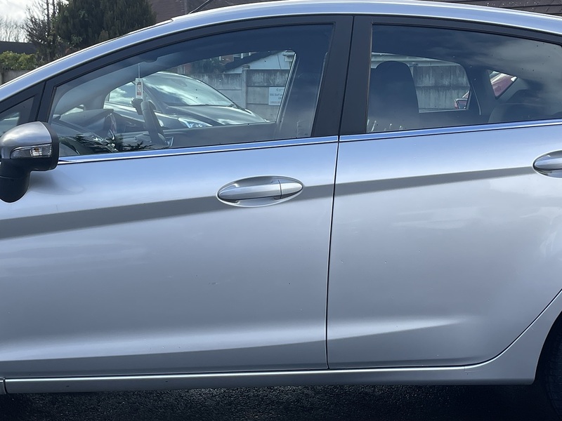 Ford Fiesta 1.0T EcoBoost Zetec Hatchback 5dr Petrol Powershift Euro 5 (100 ps) - U2485