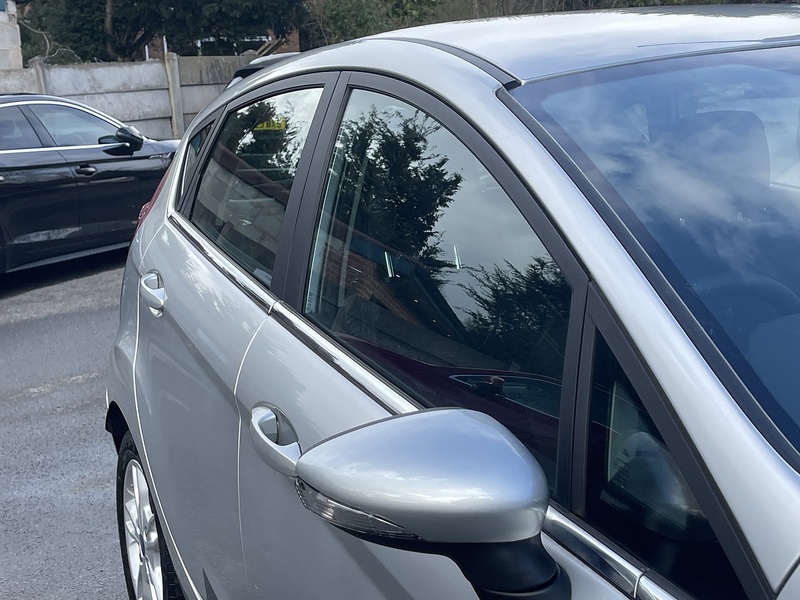 Ford Fiesta 1.0T EcoBoost Zetec Hatchback 5dr Petrol Powershift Euro 5 (100 ps) - U2485